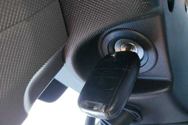 Used Wuling Hongguang MINIEV 2021 Macaron Premium Model – Lithium Iron Phosphate Vehicle Key