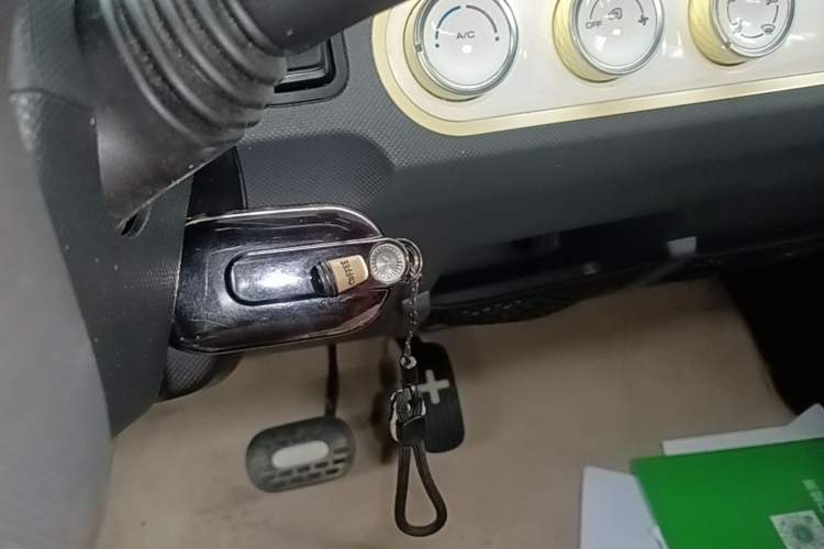 Used Wuling Hongguang MINIEV 2021 Macaron Premium Model – Lithium Iron Phosphate Vehicle Key