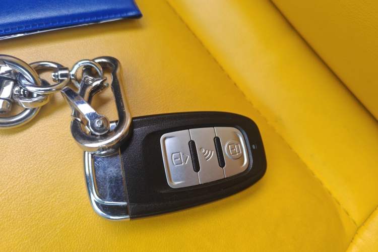 Used Wuling Hongguang MINIEV 2021 Macaron Premium Model – Lithium-NMC Vehicle Key