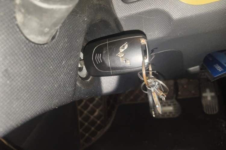 Used Wuling Hongguang MINIEV 2021 Macaron Premium Model – Lithium-NMC Vehicle Key