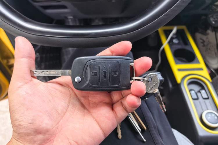 Used Wuling Hongguang MINIEV 2021 Macaron Fashion Edition Lithium-Ion Battery Vehicle Key