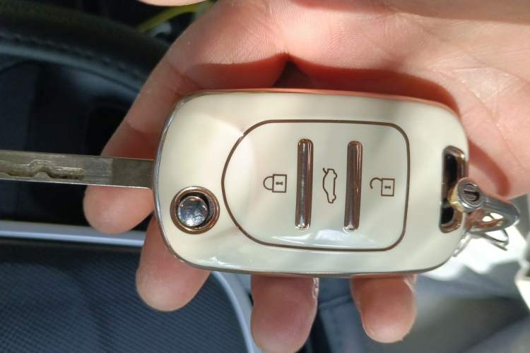 Used Wuling Hongguang MINIEV 2021 Macaron Premium Model – Lithium-NMC Vehicle Key