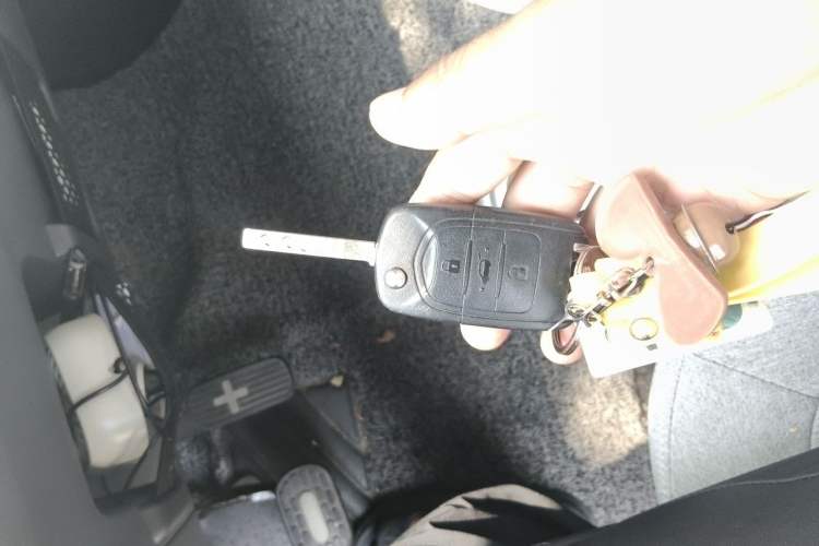Used Wuling Hongguang MINIEV 2021 Macaron Fashion Edition Lithium-Ion Battery Vehicle Key