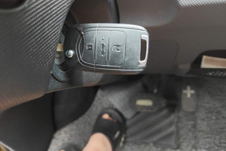 Used Wuling Hongguang MINIEV 2021 Macaron Fashion Edition Lithium-Ion Battery Vehicle Key