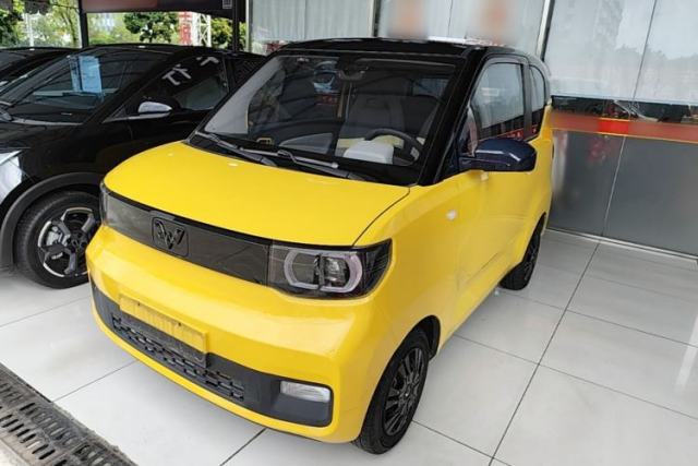 Używany Wuling Hongguang MINIEV 2021 Macaron Premium Model – Lithium Iron Phosphate