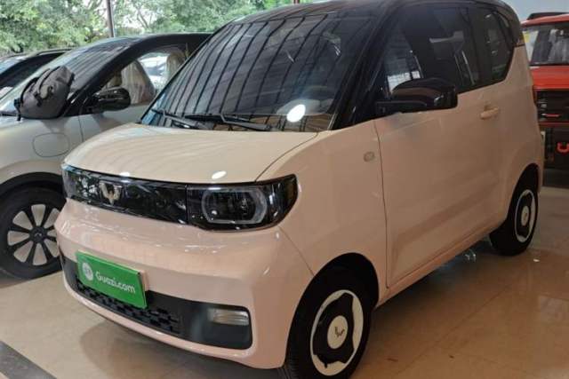 Ojetý Wuling Hongguang MINIEV 2021 Macaron Sandwich Model 170 km Lithium Iron Phosphate