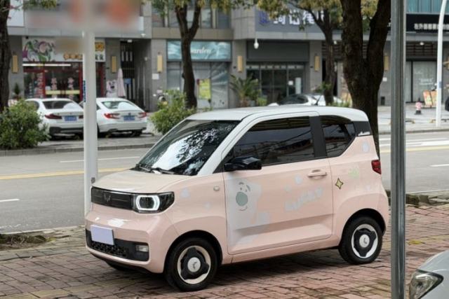 Wuling Hongguang MINIEV 2022 Macaron Premium Model – Lithium Iron Phosphate usado