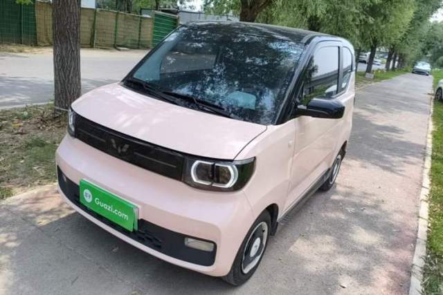 Ojetý Wuling Hongguang MINIEV 2022 Macaron Premium Model – Lithium Iron Phosphate