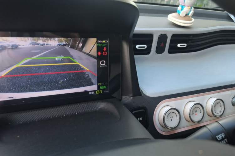 Used Wuling Hongguang MINIEV 2022 Macaron Premium Model – Lithium Iron Phosphate Audio And AC Panel