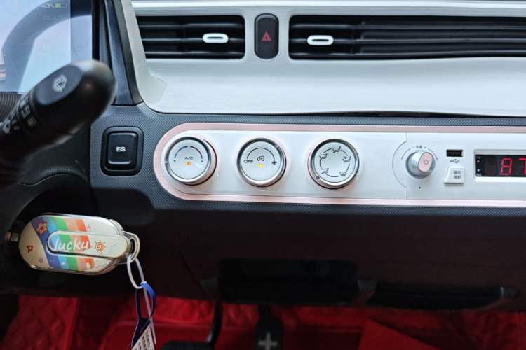 Used Wuling Hongguang MINIEV 2022 Macaron Premium Model – Lithium Iron Phosphate Audio And AC Panel