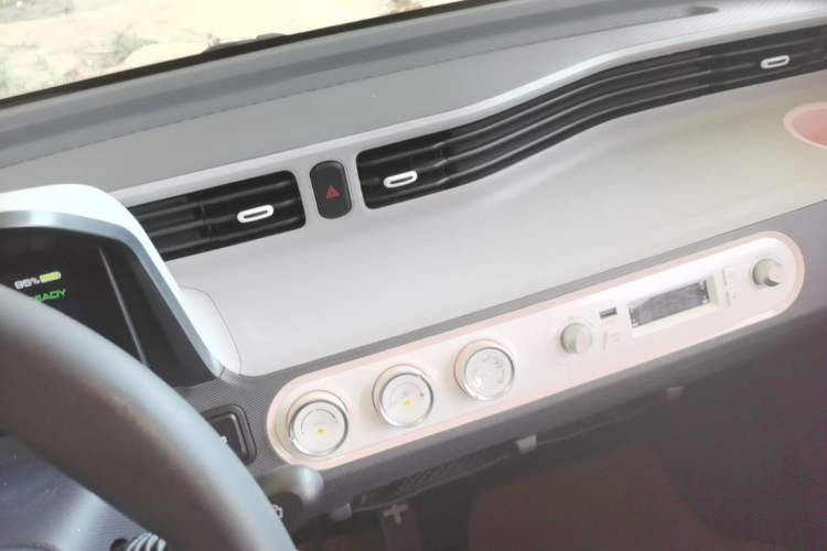 Used Wuling Hongguang MINIEV 2022 Macaron Premium Model – Lithium Ternary Battery Audio And AC Panel