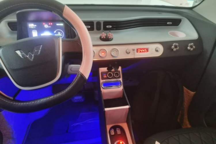 Used Wuling Hongguang MINIEV 2022 Macaron Premium Model – Lithium Ternary Battery Audio And AC Panel