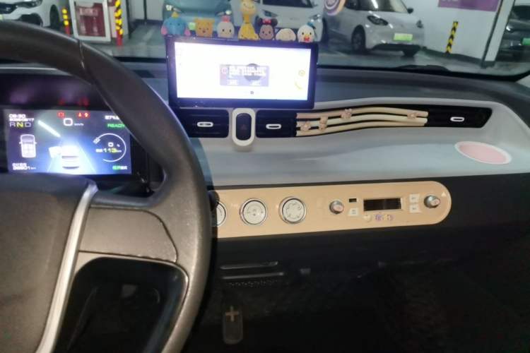 Used Wuling Hongguang MINIEV 2022 Macaron Premium Model – Lithium Iron Phosphate Audio And AC Panel