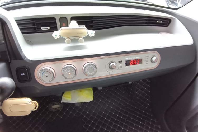 Used Wuling Hongguang MINIEV 2022 Macaron Premium Model – Lithium Ternary Battery Audio And AC Panel