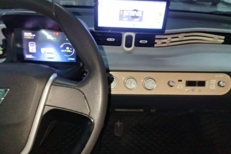 Used Wuling Hongguang MINIEV 2022 Macaron Premium Model – Lithium Iron Phosphate Audio And AC Panel