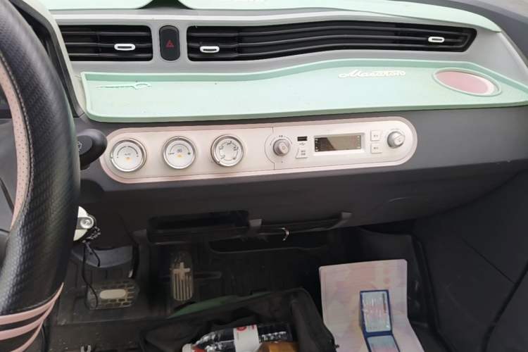 Used Wuling Hongguang MINIEV 2022 Macaron Fashion Model Lithium Iron Phosphate Audio And AC Panel