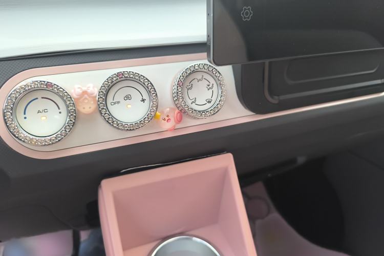 Used Wuling Hongguang MINIEV 2022 Macaron Fashion Model Lithium Iron Phosphate Audio And AC Panel