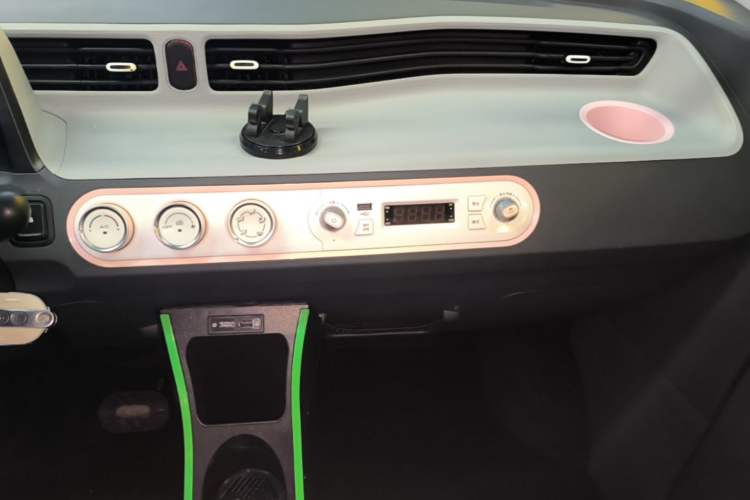 Used Wuling Hongguang MINIEV 2022 Macaron Premium Model – Lithium Ternary Battery Audio And AC Panel