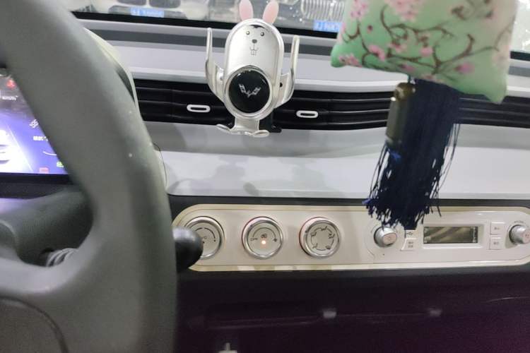 Used Wuling Hongguang MINIEV 2022 Macaron Fashion Model Lithium Iron Phosphate Audio And AC Panel