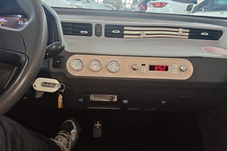 Used Wuling Hongguang MINIEV 2022 Macaron Premium Model – Lithium Ternary Battery Audio And AC Panel