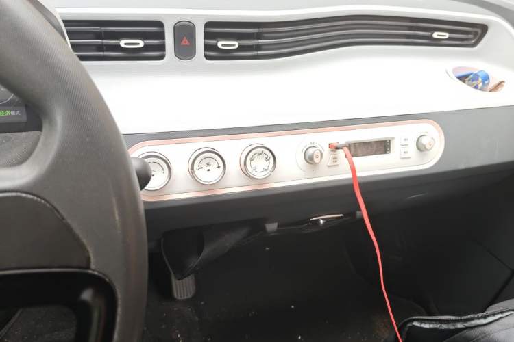 Used Wuling Hongguang MINIEV 2022 Macaron Fashion Model Lithium Iron Phosphate Audio And AC Panel