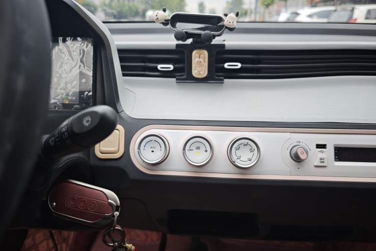 Used Wuling Hongguang MINIEV 2022 Macaron Fashion Edition Lithium-Nickel-Cobalt-Alpha-oxide Audio And AC Panel