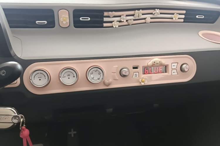 Used Wuling Hongguang MINIEV 2022 Macaron Premium Model – Lithium Ternary Battery Audio And AC Panel