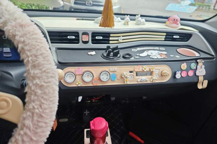Used Wuling Hongguang MINIEV 2022 Macaron Premium Model – Lithium Iron Phosphate Audio And AC Panel