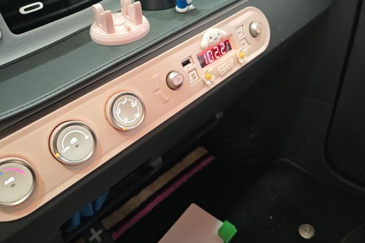 Used Wuling Hongguang MINIEV 2022 Macaron Fashion Model Lithium Iron Phosphate Audio And AC Panel
