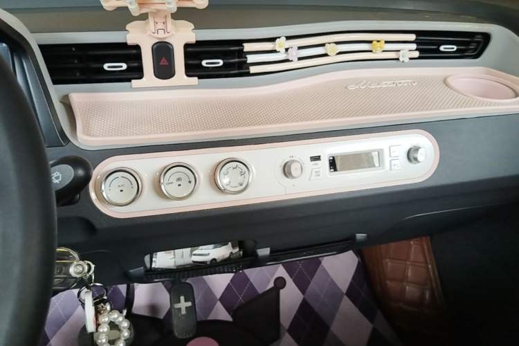 Used Wuling Hongguang MINIEV 2022 Macaron Fashion Model Lithium Iron Phosphate Audio And AC Panel