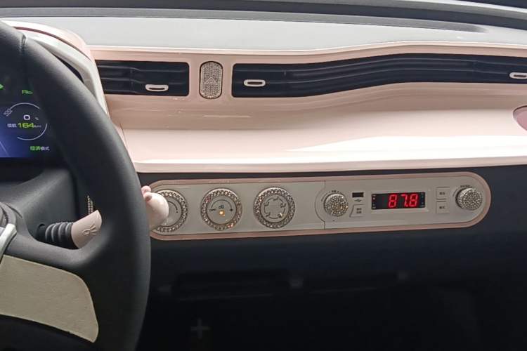 Used Wuling Hongguang MINIEV 2022 Macaron Premium Model – Lithium Ternary Battery Audio And AC Panel