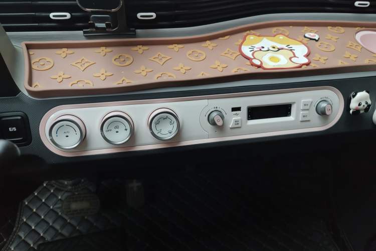 Used Wuling Hongguang MINIEV 2022 Macaron Fashion Model Lithium Iron Phosphate Audio And AC Panel