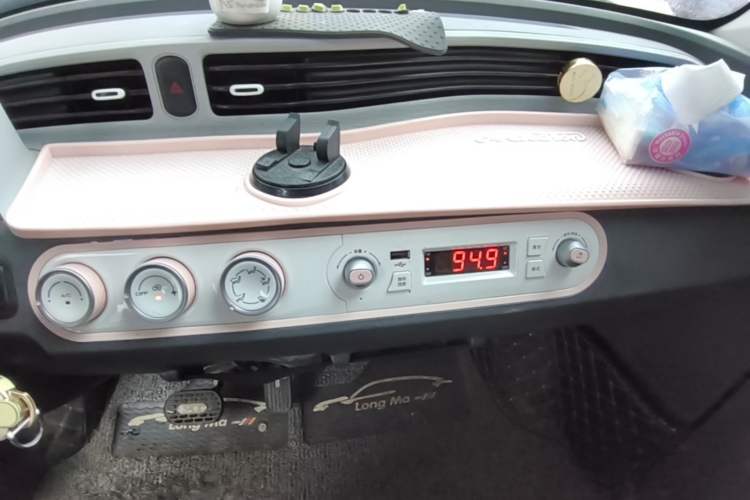 Used Wuling Hongguang MINIEV 2022 Macaron Premium Model – Lithium Ternary Battery Audio And AC Panel