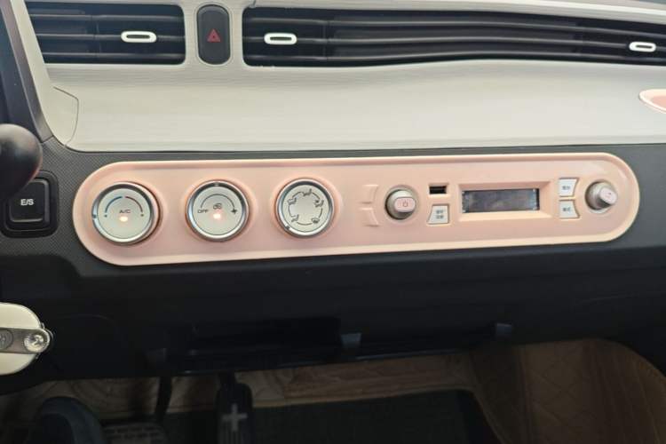 Used Wuling Hongguang MINIEV 2022 Macaron Premium Model – Lithium Iron Phosphate Audio And AC Panel