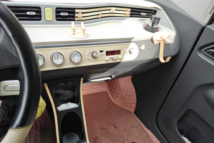 Used Wuling Hongguang MINIEV 2022 Macaron Fashion Model Lithium Iron Phosphate Audio And AC Panel
