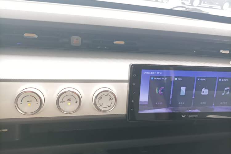 Used Wuling Hongguang MINIEV 2022 GAMEBOY 300km Play Edition Lithium Iron Phosphate Audio And AC Panel