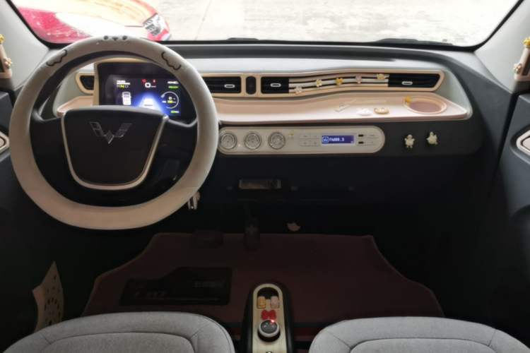 Used Wuling Hongguang MINIEV 2022 Macaron Premium Model – Lithium Iron Phosphate Audio And AC Panel