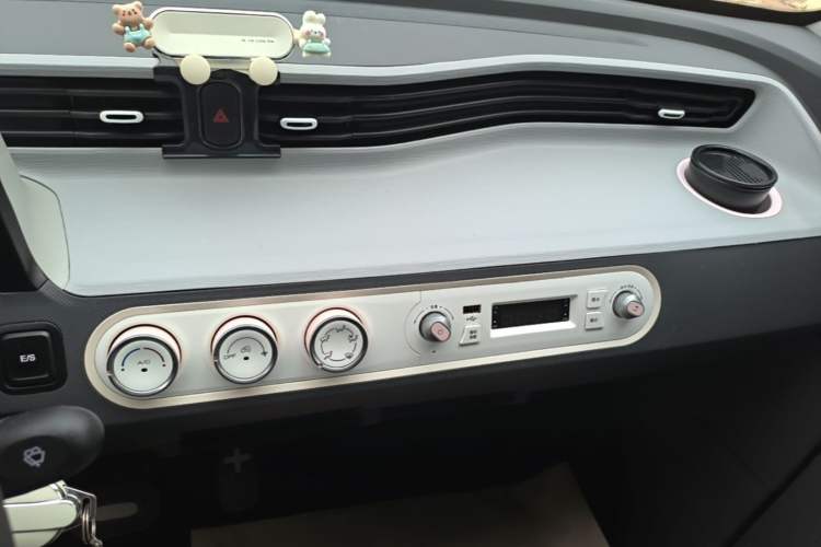 Used Wuling Hongguang MINIEV 2022 Macaron Fashion Model Lithium Iron Phosphate Audio And AC Panel