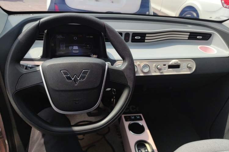 Used Wuling Hongguang MINIEV 2022 Macaron Premium Model – Lithium Iron Phosphate Audio And AC Panel