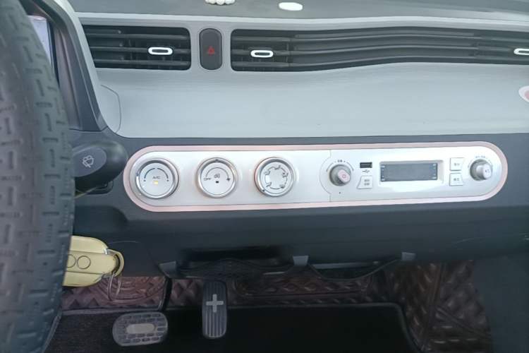 Used Wuling Hongguang MINIEV 2022 Macaron Premium Model – Lithium Ternary Battery Audio And AC Panel