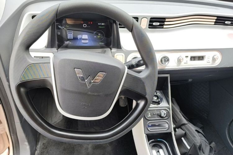 Used Wuling Hongguang MINIEV 2022 Macaron Premium Model – Lithium Iron Phosphate Audio And AC Panel