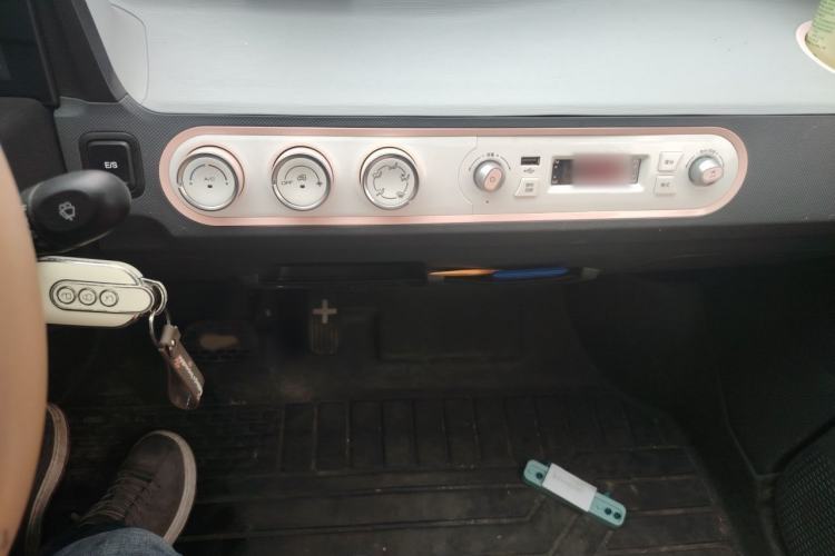 Used Wuling Hongguang MINIEV 2022 Macaron Premium Model – Lithium Iron Phosphate Audio And AC Panel