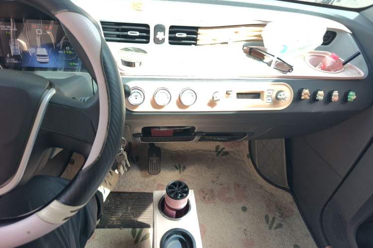 Used Wuling Hongguang MINIEV 2022 Macaron Fashion Edition Lithium-Nickel-Cobalt-Alpha-oxide Audio And AC Panel