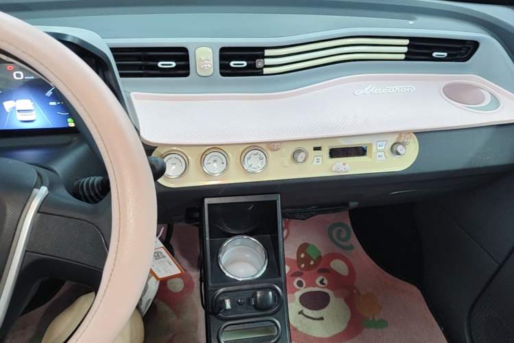 Used Wuling Hongguang MINIEV 2022 Macaron Premium Model – Lithium Iron Phosphate Audio And AC Panel