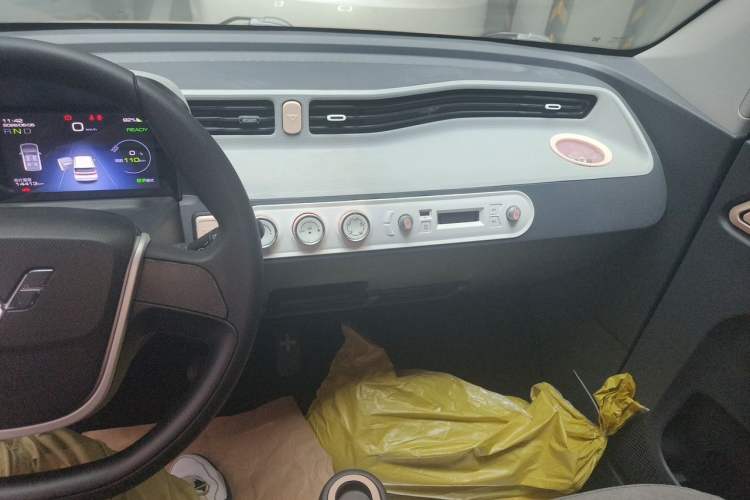 Used Wuling Hongguang MINIEV 2022 Macaron Fashion Edition Lithium-Nickel-Cobalt-Alpha-oxide Audio And AC Panel