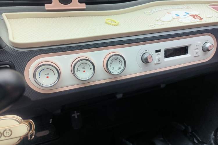 Used Wuling Hongguang MINIEV 2022 Macaron Premium Model – Lithium Ternary Battery Audio And AC Panel