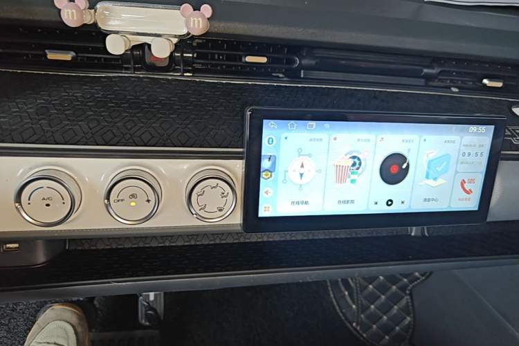Used Wuling Hongguang MINIEV 2022 GAMEBOY 300km Enthusiast Model with Lithium Iron Phosphate Audio And AC Panel