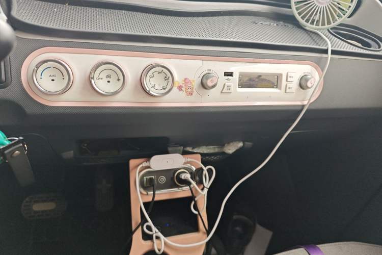 Used Wuling Hongguang MINIEV 2022 Macaron Premium Model – Lithium Iron Phosphate Audio And AC Panel