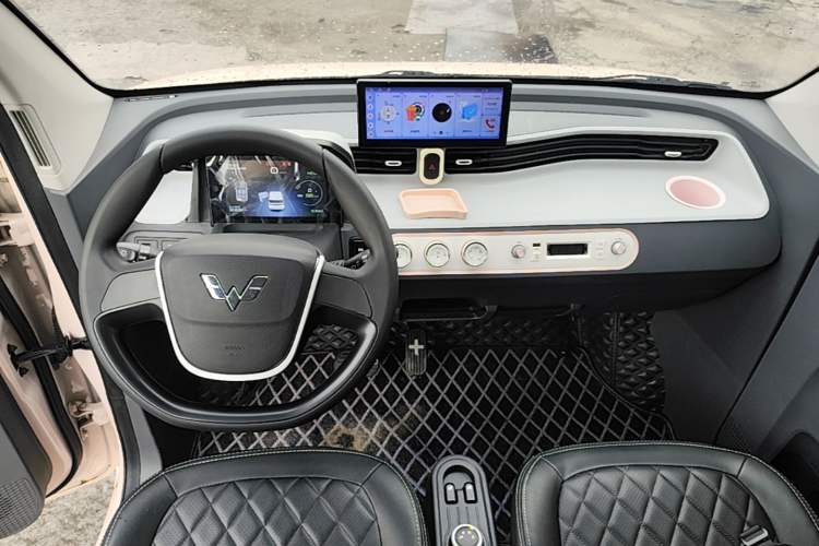 Used Wuling Hongguang MINIEV 2022 Macaron Premium Model – Lithium Iron Phosphate Audio And AC Panel
