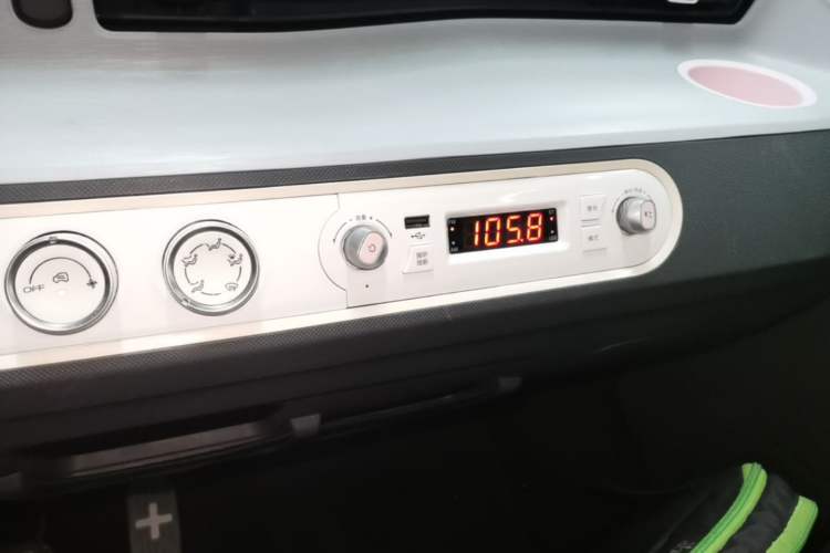 Used Wuling Hongguang MINIEV 2022 Macaron Premium Model – Lithium Iron Phosphate Audio And AC Panel